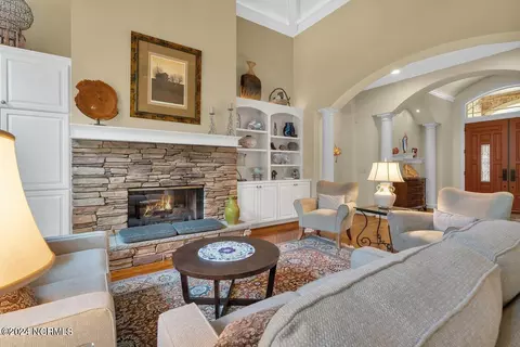 Living - 103 Strathaven Ct, Pinehurst, NC 28374 photo 2 of 3