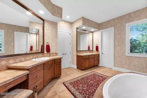 Bath - 103 Strathaven Ct, Pinehurst, NC 28374 photo 3 of 7