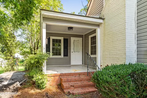 413 E Cliff St, Wallace, NC 28466 photo 4