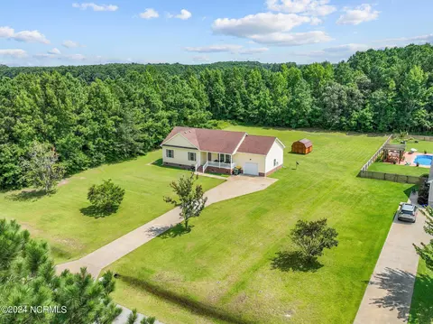 117 Lloyds Ln, Aydlett, NC 27916
