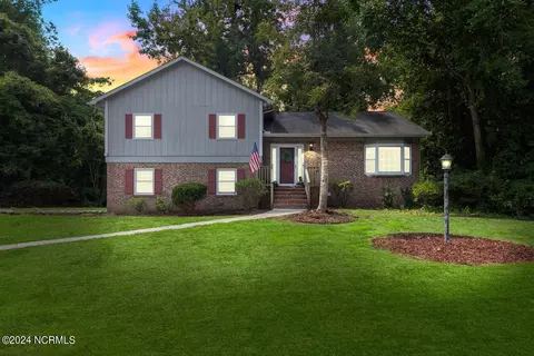 104 Ivy Ridge Pl, Jacksonville, NC 28540