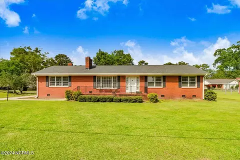 2700 Carey Rd, Kinston, NC 28504