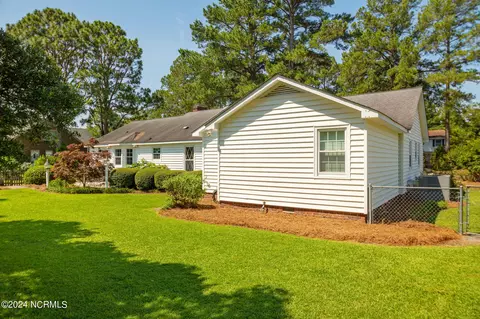 1503 Sutton Dr, Kinston, NC 28501 photo 9