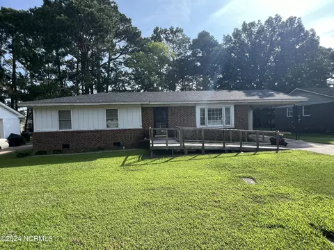 1606 Tilghman Rd N, Wilson, NC 27893