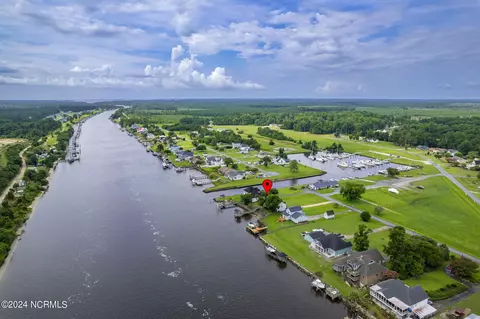 736 Sea Gate Dr, Newport, NC 28570