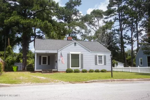 1606 Colonial Way, New Bern, NC 28560