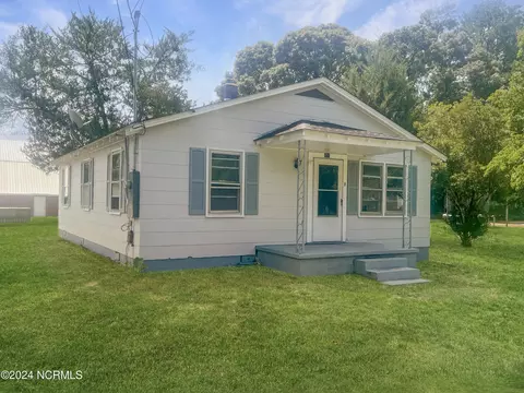 650 Wall St, Grifton, NC 28530