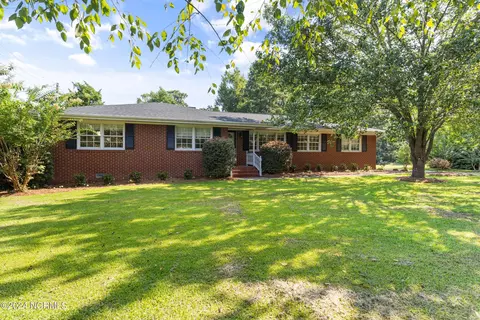 221 Heritage Park Dr, Wilmington, NC 28401