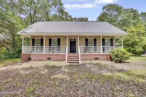 12421 Windmere Dr, Laurinburg, NC 28352
