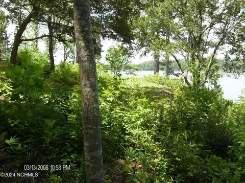 135 E High Bluff Dr, Hampstead, NC 28443 photo 5
