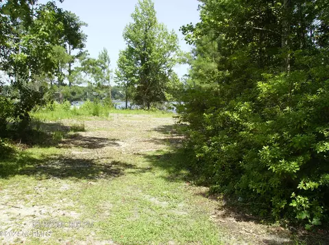 135 E High Bluff Dr, Hampstead, NC 28443 photo 9