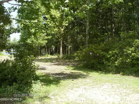 135 E High Bluff Dr, Hampstead, NC 28443 photo 7