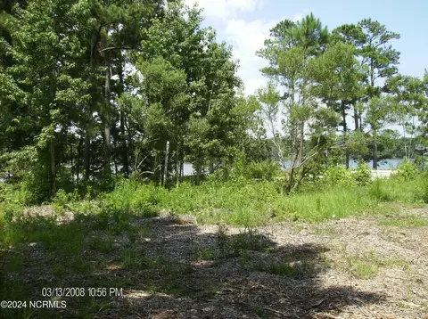 135 E High Bluff Dr, Hampstead, NC 28443 photo 12