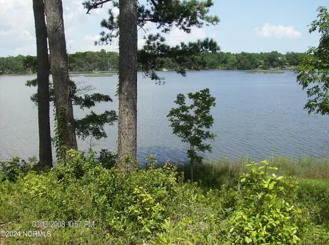 135 E High Bluff Dr, Hampstead, NC 28443 photo 16