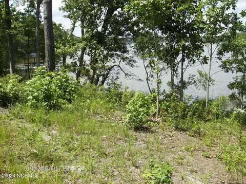135 E High Bluff Dr, Hampstead, NC 28443 photo 15