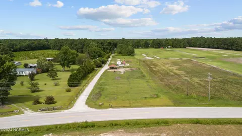 1571 Belgrade Swansboro Rd, Maysville, NC 28555