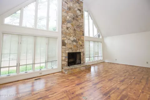 Living - 620 Diamondhead Dr S, Pinehurst, NC 28374 photo 1 of 8