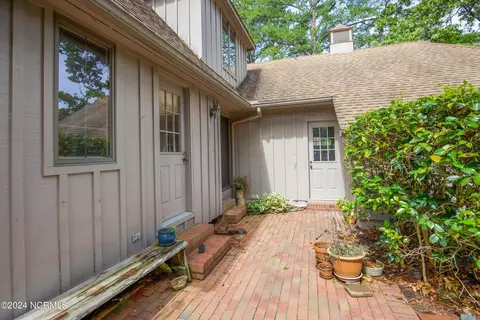 Exterior - 620 Diamondhead Dr S, Pinehurst, NC 28374 photo 11 of 20