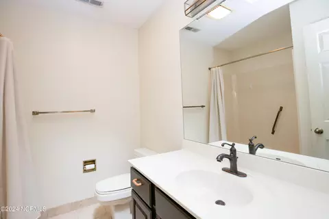 Bath - 620 Diamondhead Dr S, Pinehurst, NC 28374 photo 5 of 6
