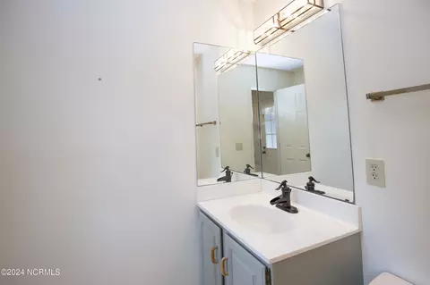 Bath - 620 Diamondhead Dr S, Pinehurst, NC 28374 photo 1 of 6