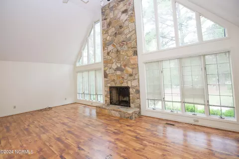 Living - 620 Diamondhead Dr S, Pinehurst, NC 28374 photo 6 of 8