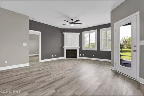 205 Castle Bay Dr, Hampstead, NC 28443 photo 4