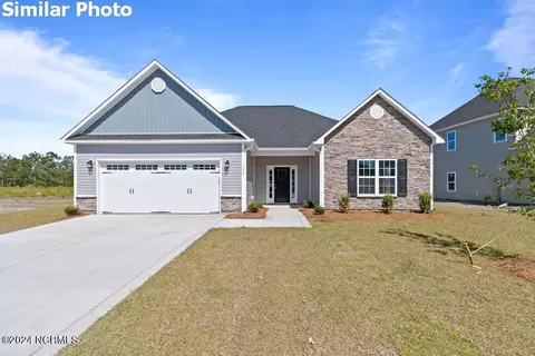 489 Pebble Shore Dr, Sneads Ferry, NC 28460