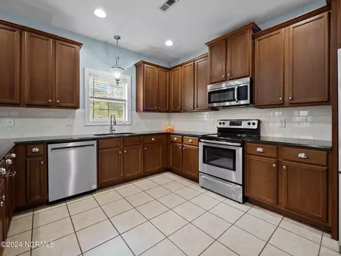 804 Drea Ct, Hubert, NC 28539 photo 2