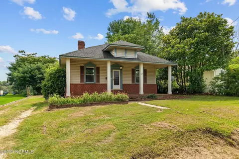 107 W D St, Erwin, NC 28339