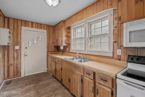 107 W D St, Erwin, NC 28339 photo 10