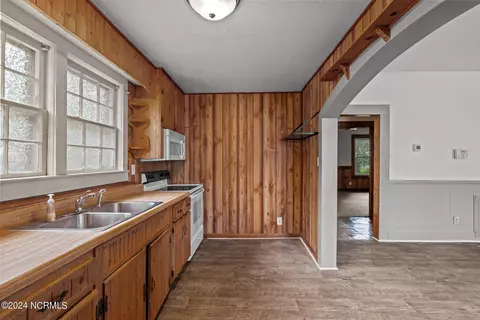 107 W D St, Erwin, NC 28339 photo 9