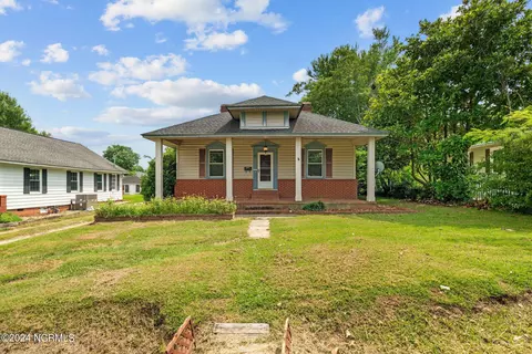 107 W D St, Erwin, NC 28339 photo 2