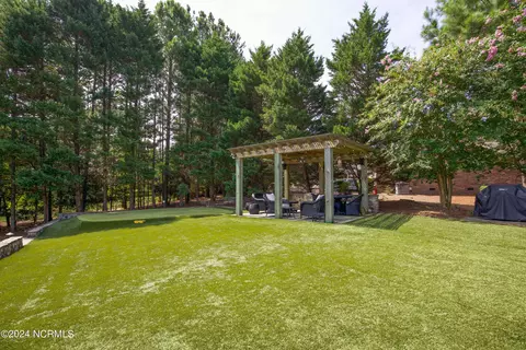 Exterior - 6 Vardon Rd, Pinehurst, NC 28374 photo 6 of 24