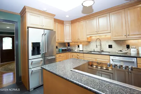 Kitchen - 6 Vardon Rd, Pinehurst, NC 28374 photo 2 of 7