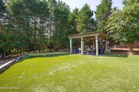 Exterior - 6 Vardon Rd, Pinehurst, NC 28374 photo 3 of 24