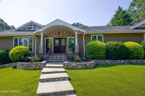 Exterior - 6 Vardon Rd, Pinehurst, NC 28374 photo 9 of 24