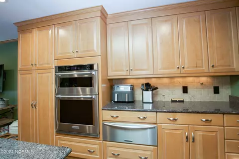 Kitchen - 6 Vardon Rd, Pinehurst, NC 28374 photo 7 of 7