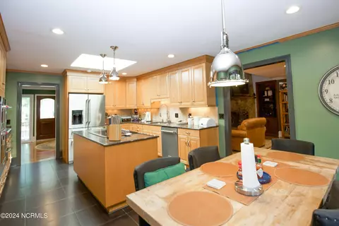 Kitchen - 6 Vardon Rd, Pinehurst, NC 28374 photo 3 of 7