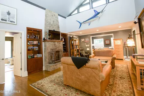 Living - 6 Vardon Rd, Pinehurst, NC 28374 photo 2 of 4