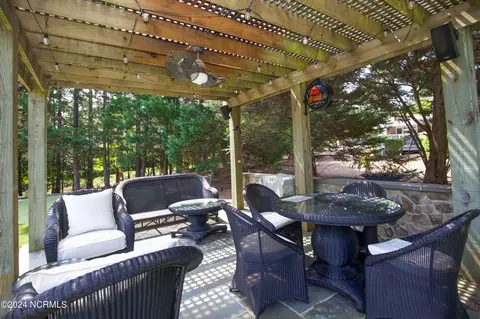 Exterior - 6 Vardon Rd, Pinehurst, NC 28374 photo 7 of 24