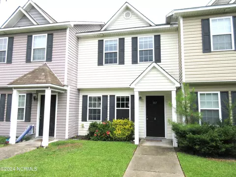 307 Burley Dr UNIT 8, Hubert, NC 28539