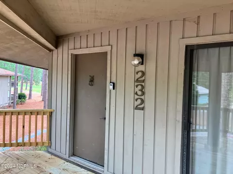 232 Foxkroft Dr, Foxfire Village, NC 27281