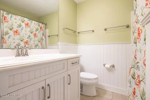 Bath - 175 Atlantic Blvd, Atlantic Beach, NC 28512 photo 5 of 9