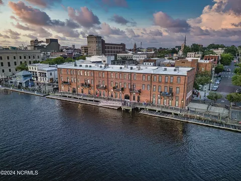 18 S Water St #STE 7, Wilmington, NC 28401
