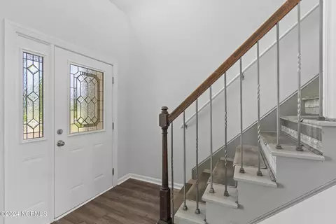 Entry Way - 106 Pond Pine Loop, Currituck, NC 27929 photo 7 of 11