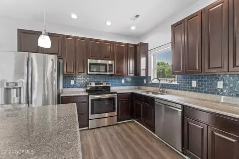 Kitchen - 106 Pond Pine Loop, Currituck, NC 27929 photo 3 of 3