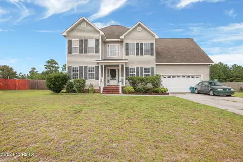 137 Harvest Moon Dr, Richlands, NC 28574