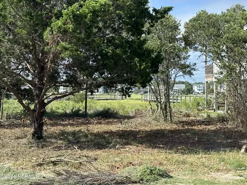 3014 W Pelican Dr, Oak Island, NC 28465