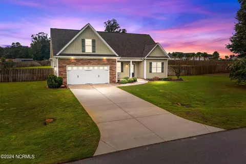 75 Darel St, Rocky Point, NC 28457