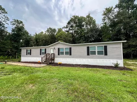 9102 Central Blvd SE, Winnabow, NC 28479